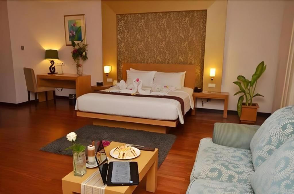 The Axana Hotel Padang  Eksteriør billede