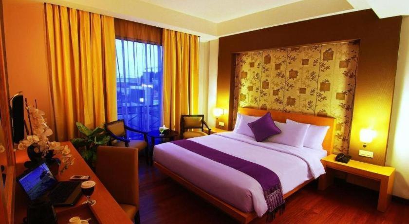 The Axana Hotel Padang  Eksteriør billede
