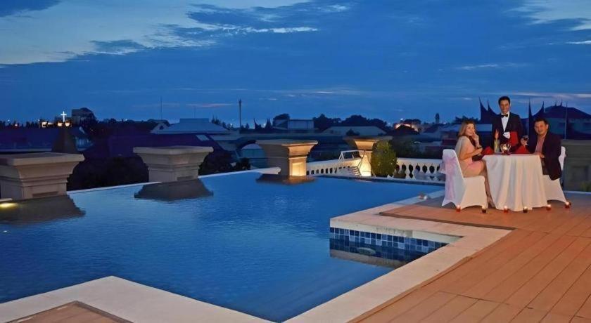 The Axana Hotel Padang  Eksteriør billede